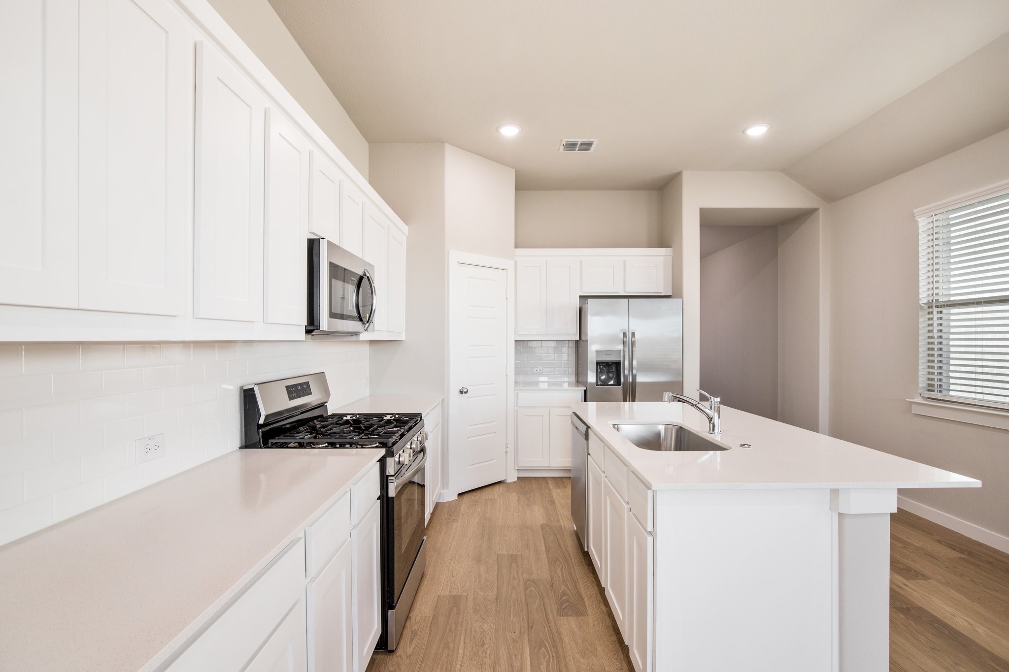 525 Ridgedale