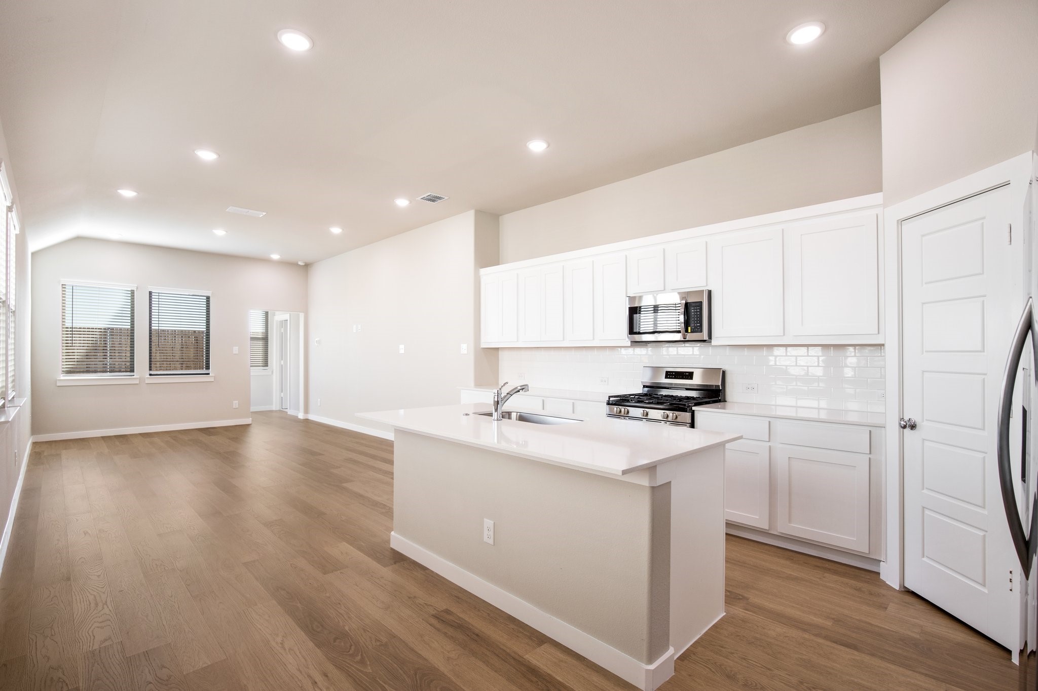 525 Ridgedale