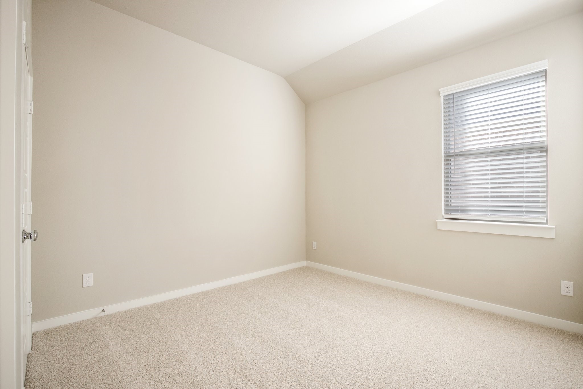 525 Ridgedale