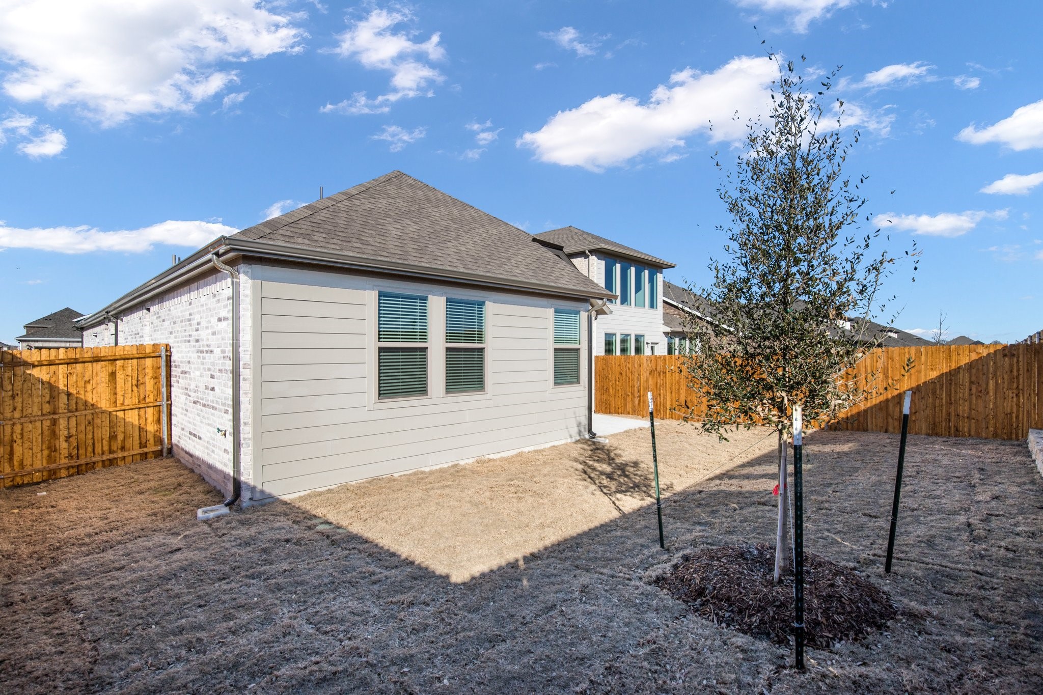 525 Ridgedale