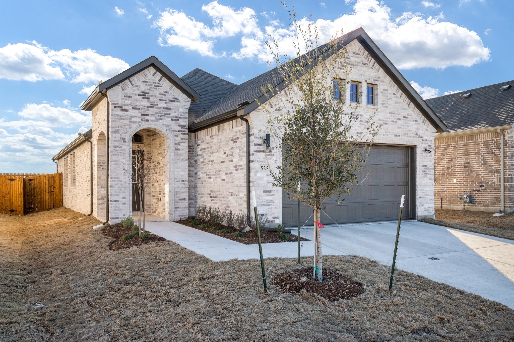 525 Ridgedale