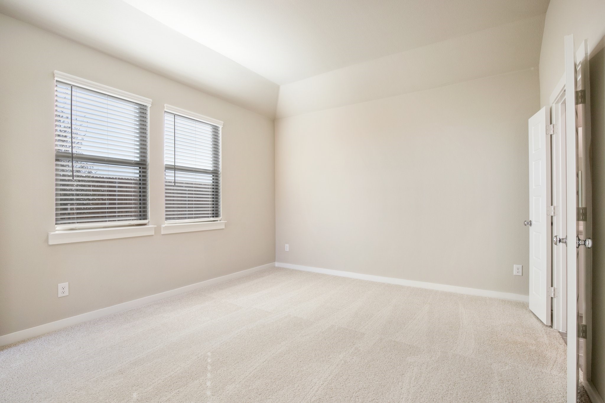 525 Ridgedale