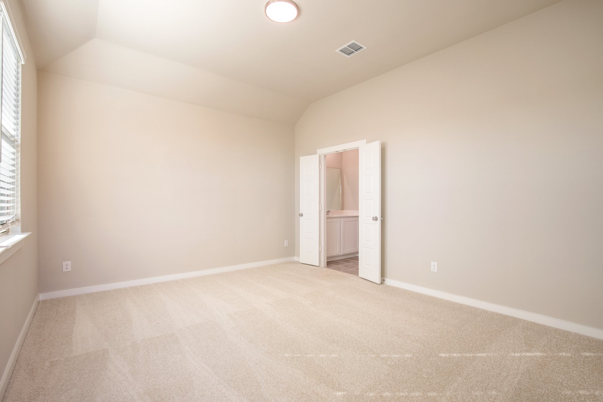 525 Ridgedale
