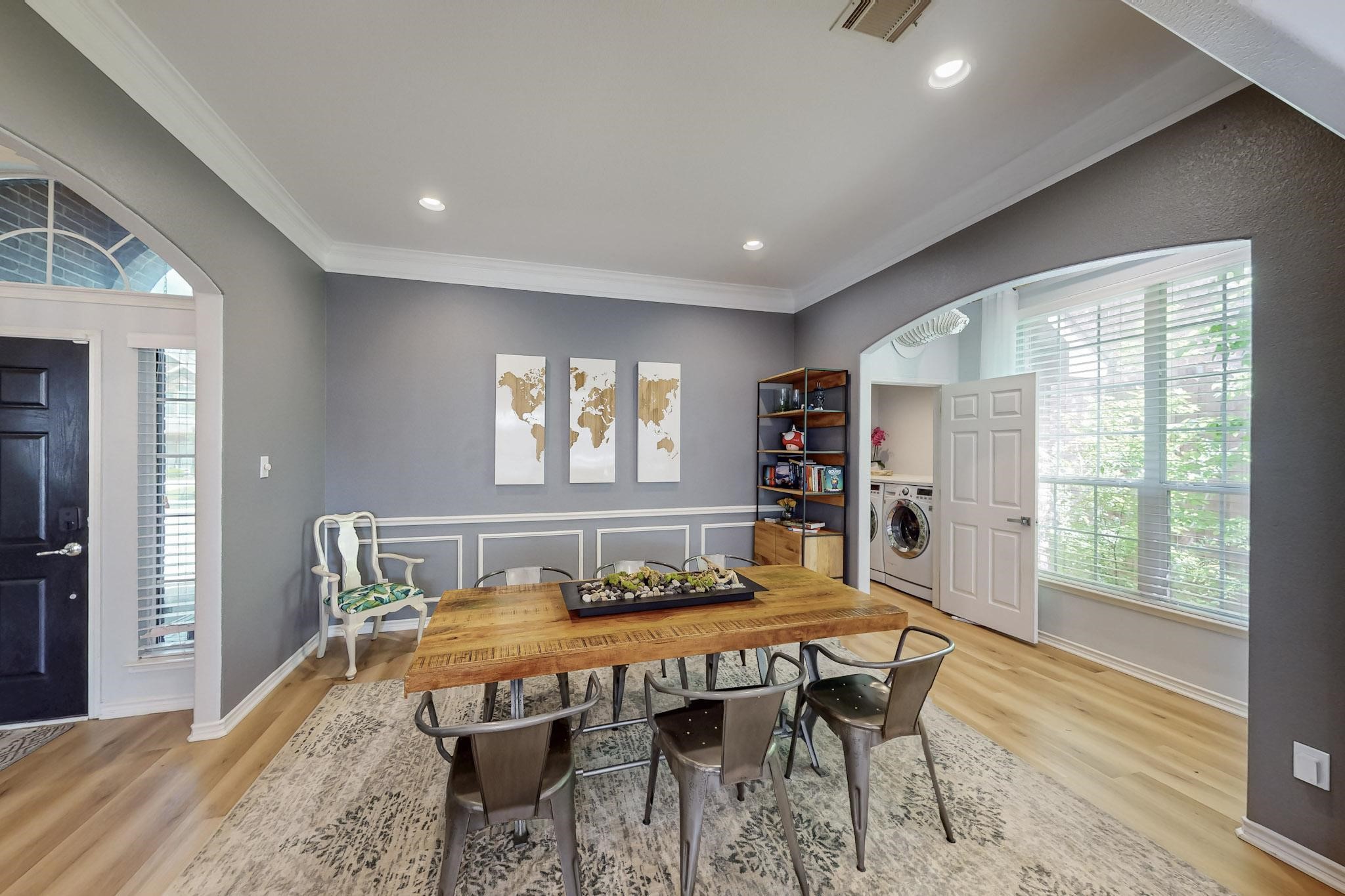 8305 Desert Dunes Trail
