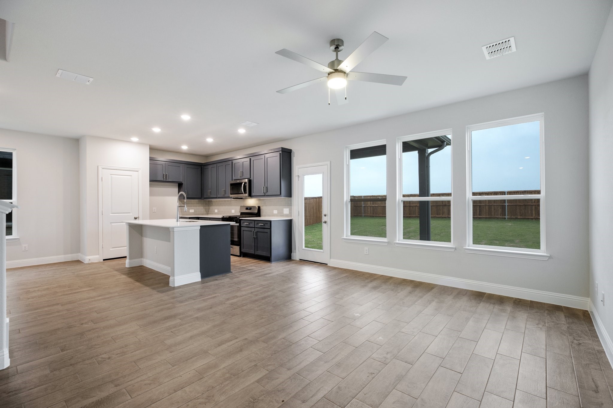 805 Sicily Boulevard
