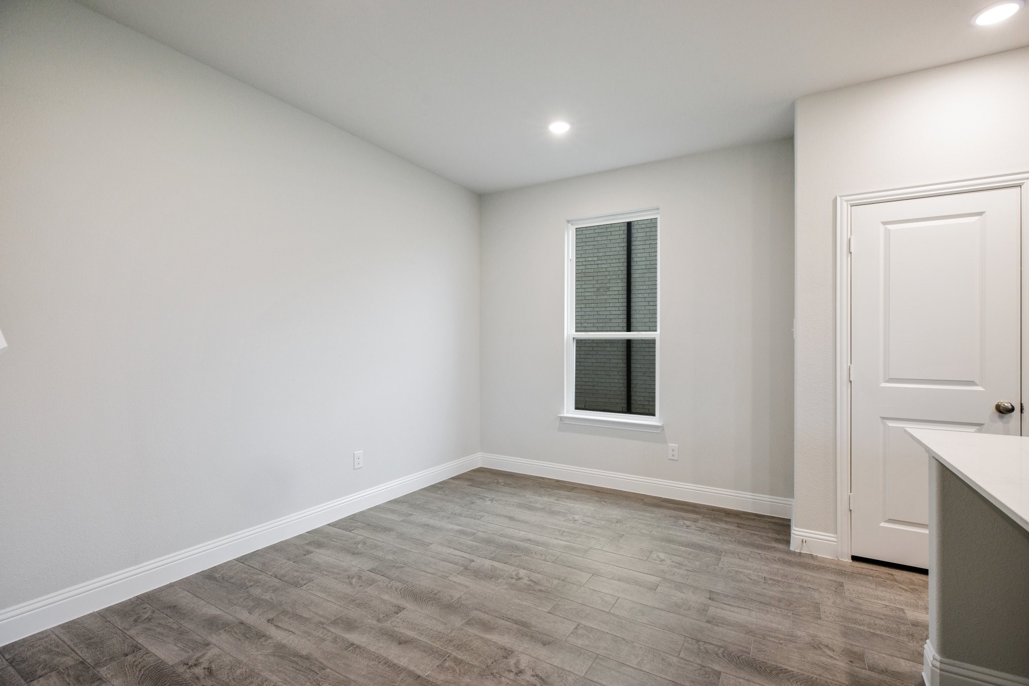 805 Sicily Boulevard