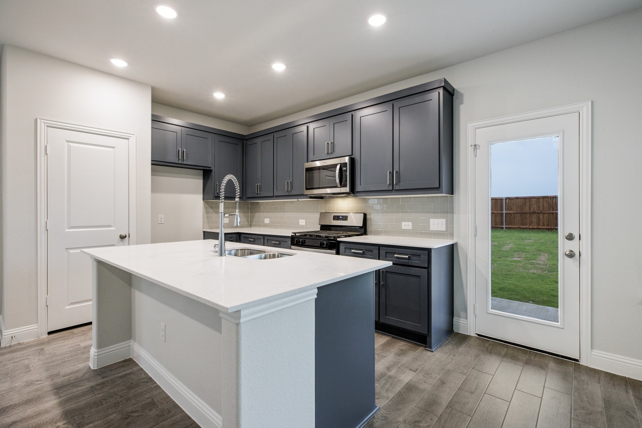 805 Sicily Boulevard