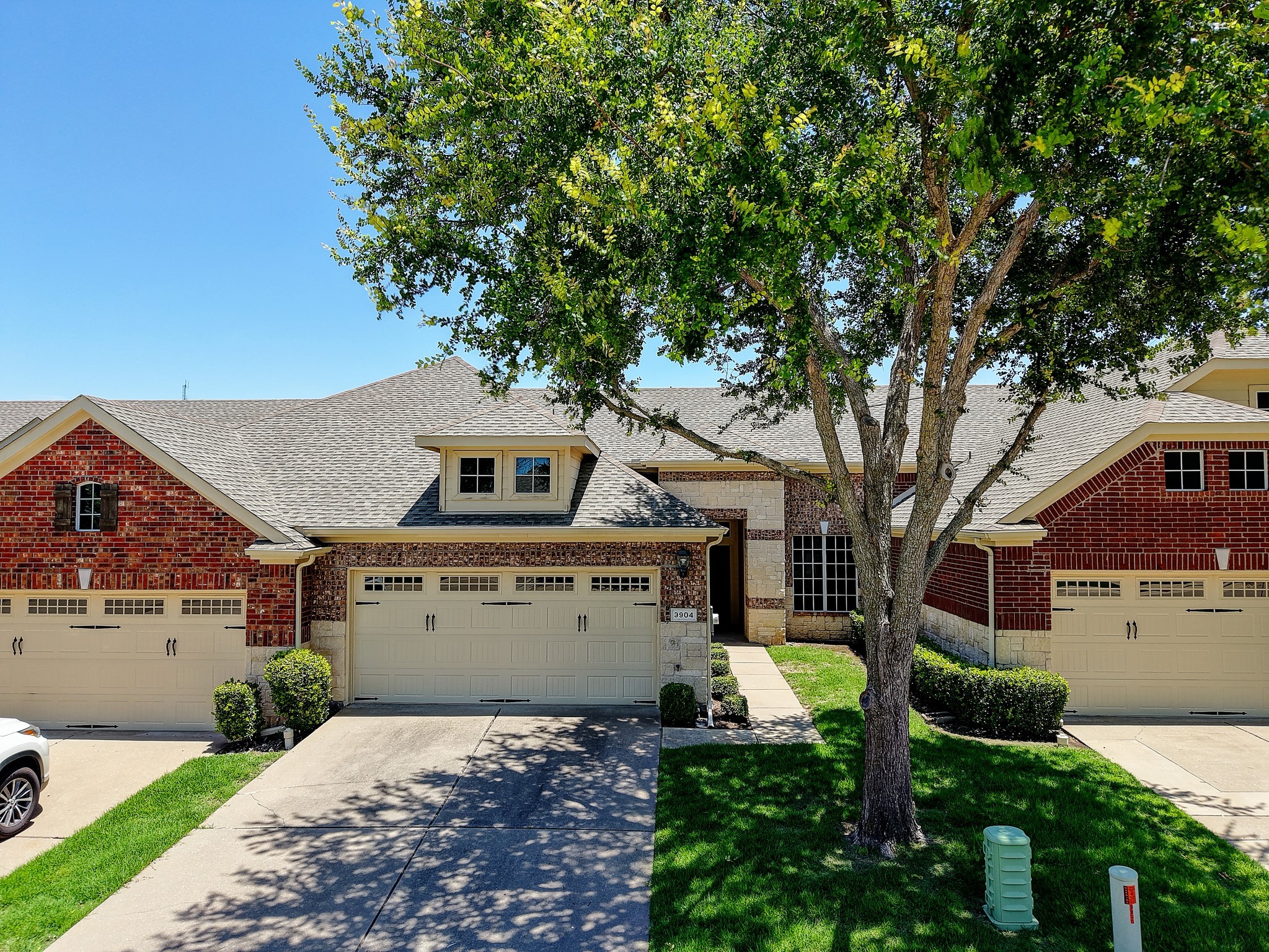 9904 Derwent Drive