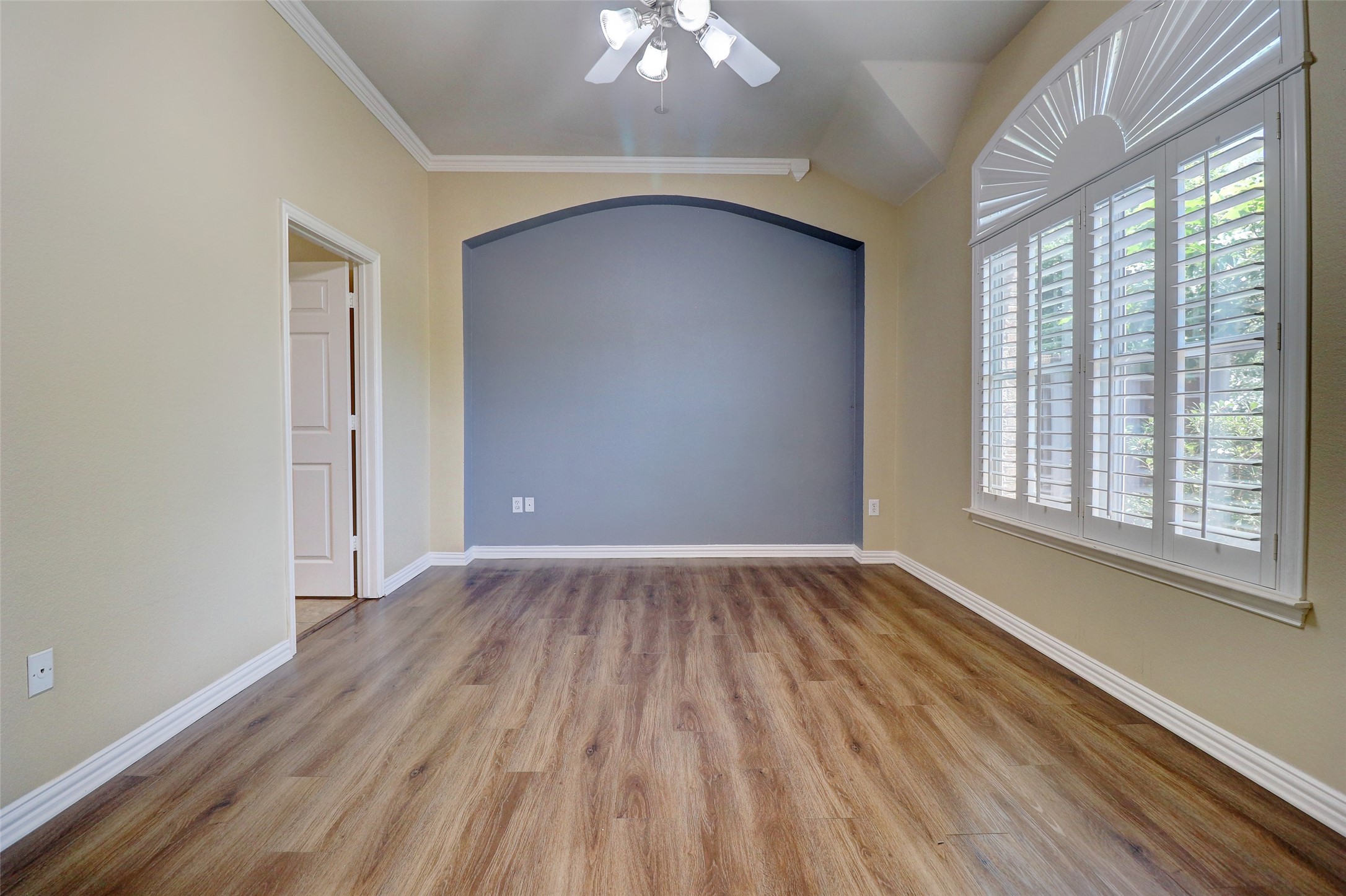 9904 Derwent Drive