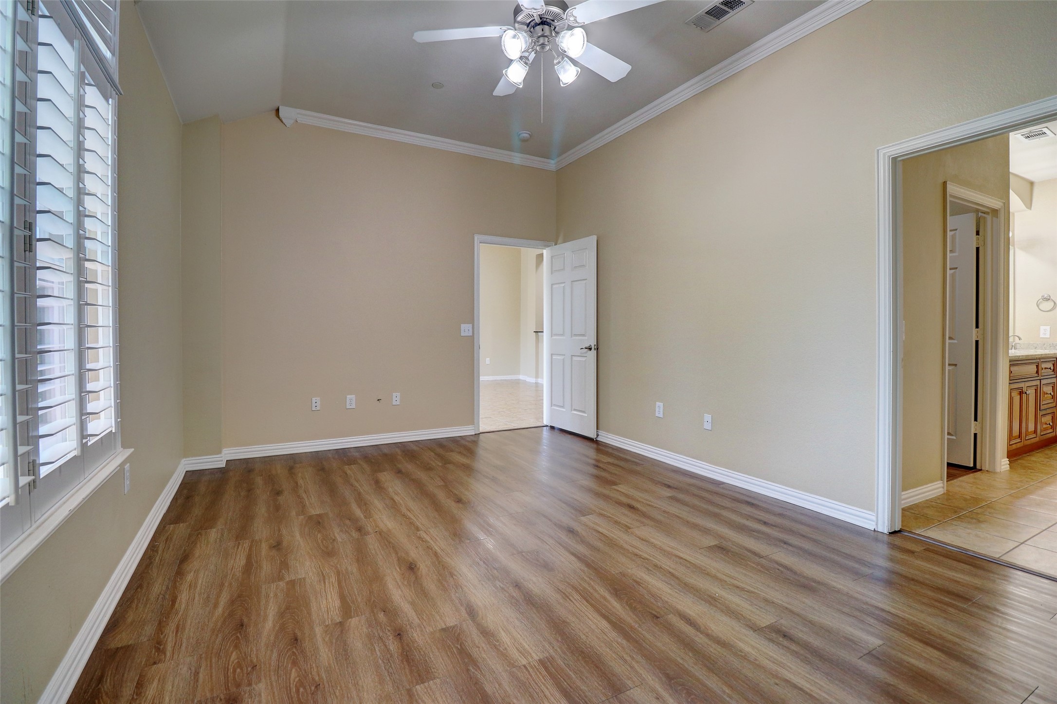 9904 Derwent Drive