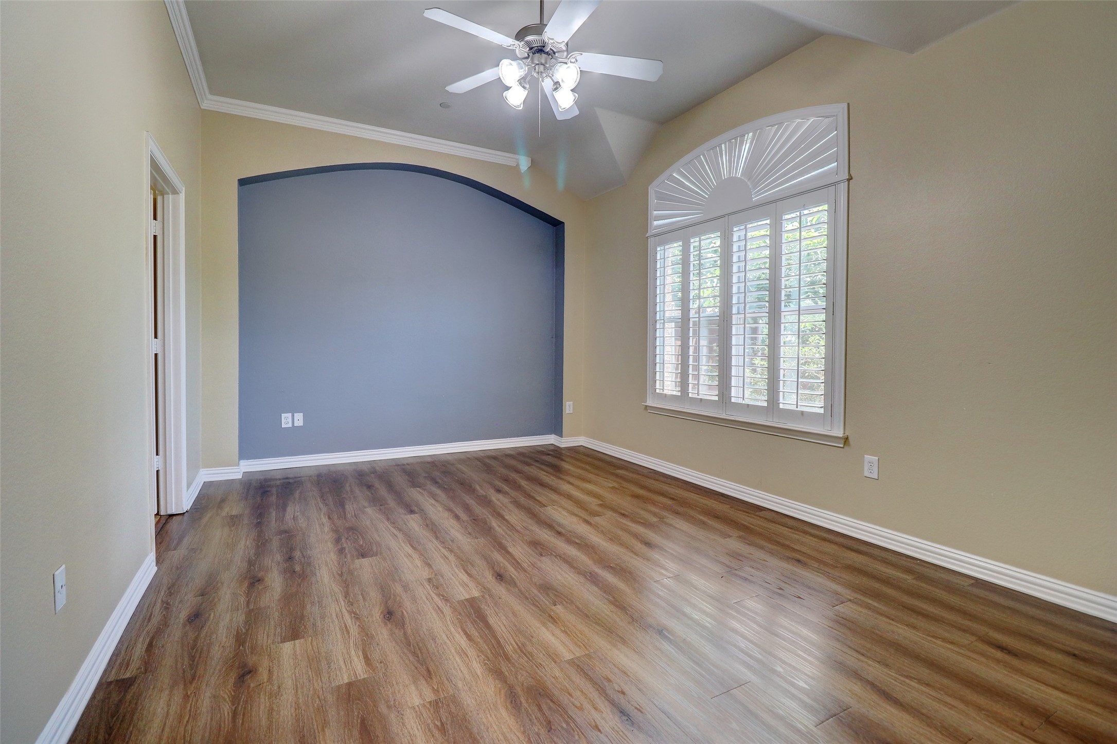 9904 Derwent Drive