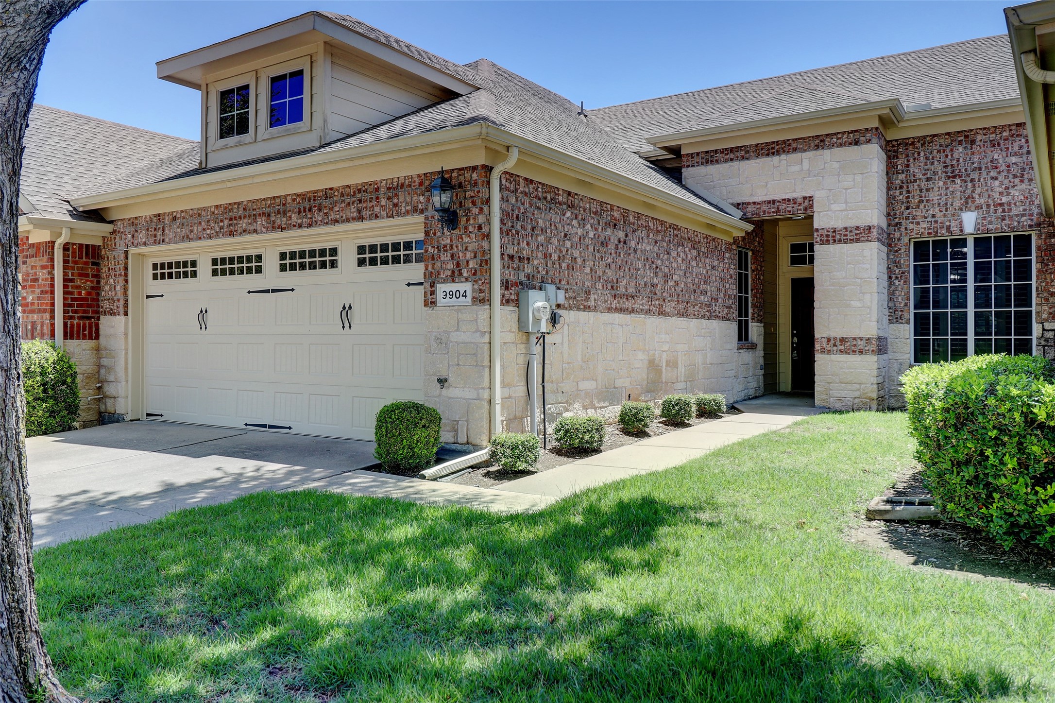9904 Derwent Drive