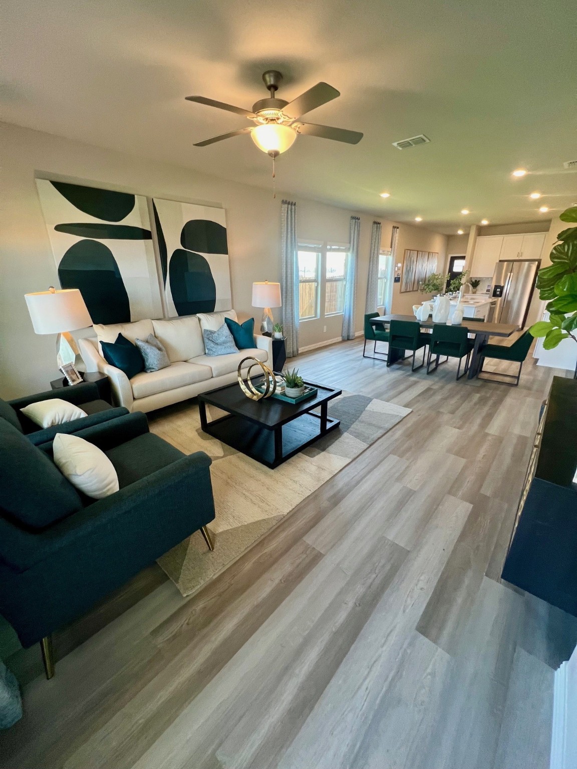 4104 Zoe Lane