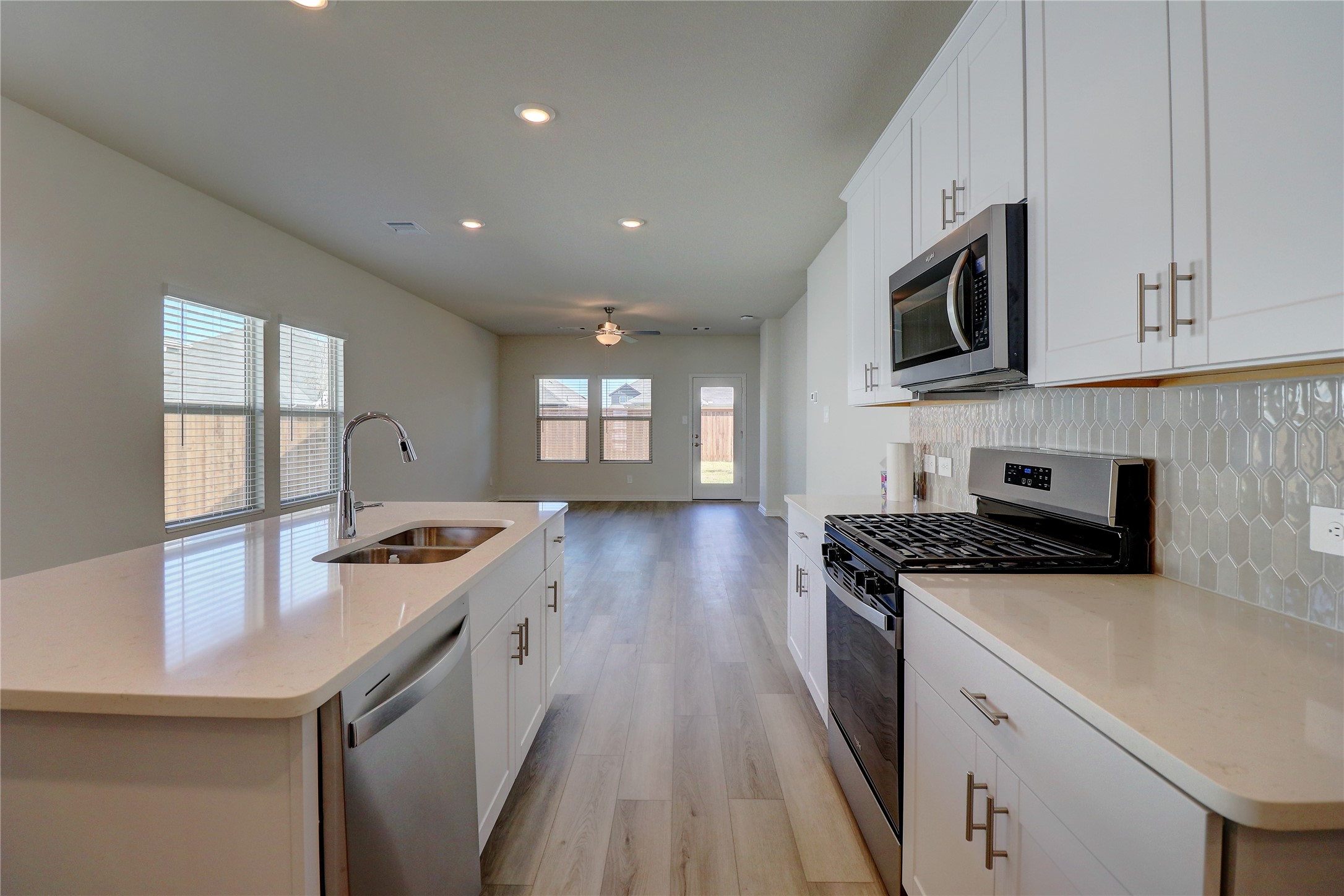 4104 Zoe Lane