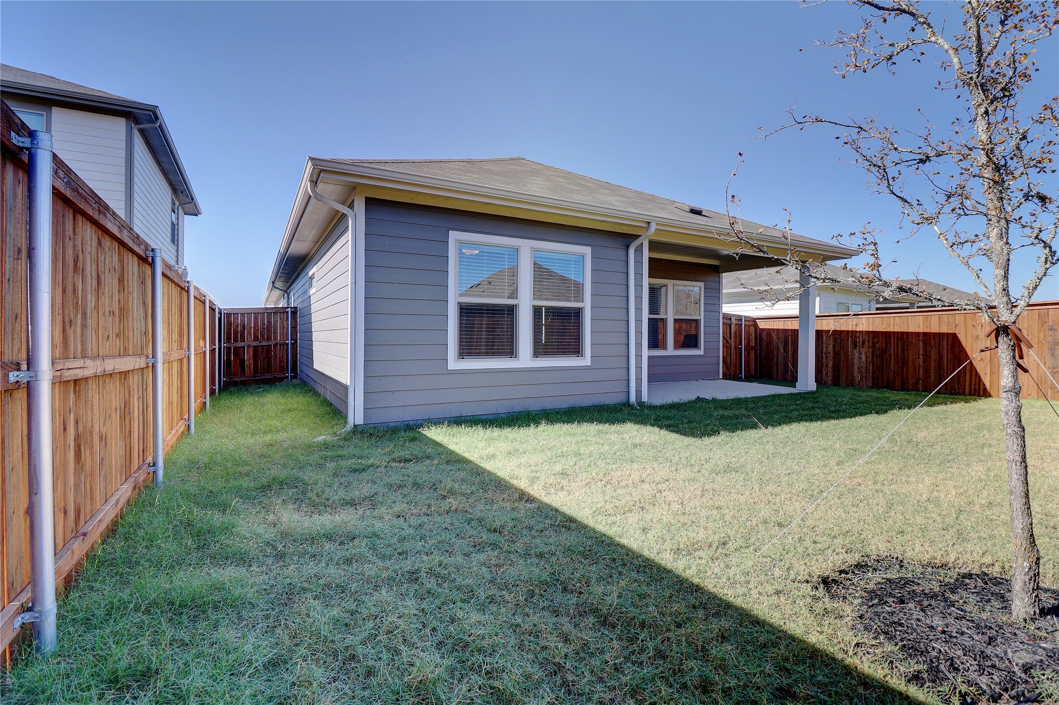 4104 Zoe Lane