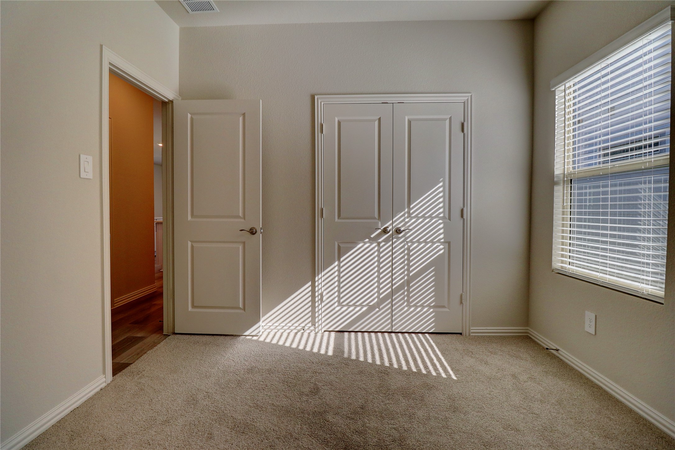 4104 Zoe Lane