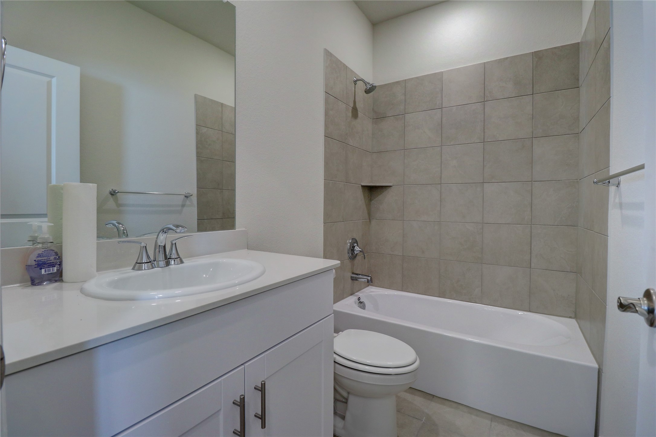 4104 Zoe Lane