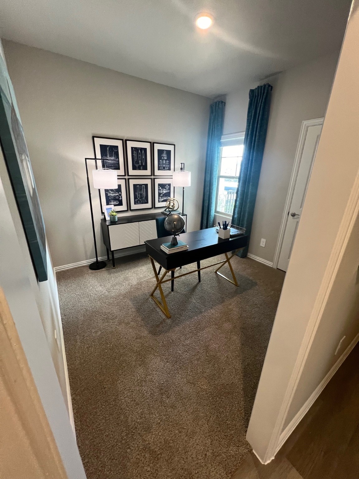 4104 Zoe Lane