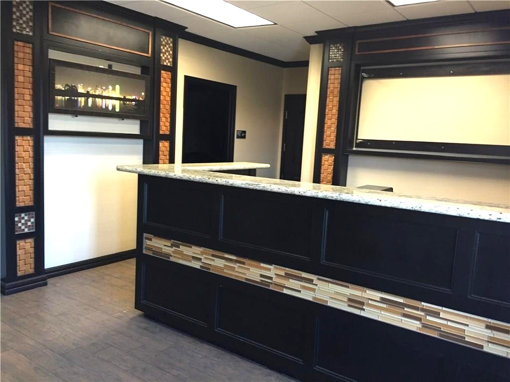 1135 Kinwest Parkway 150