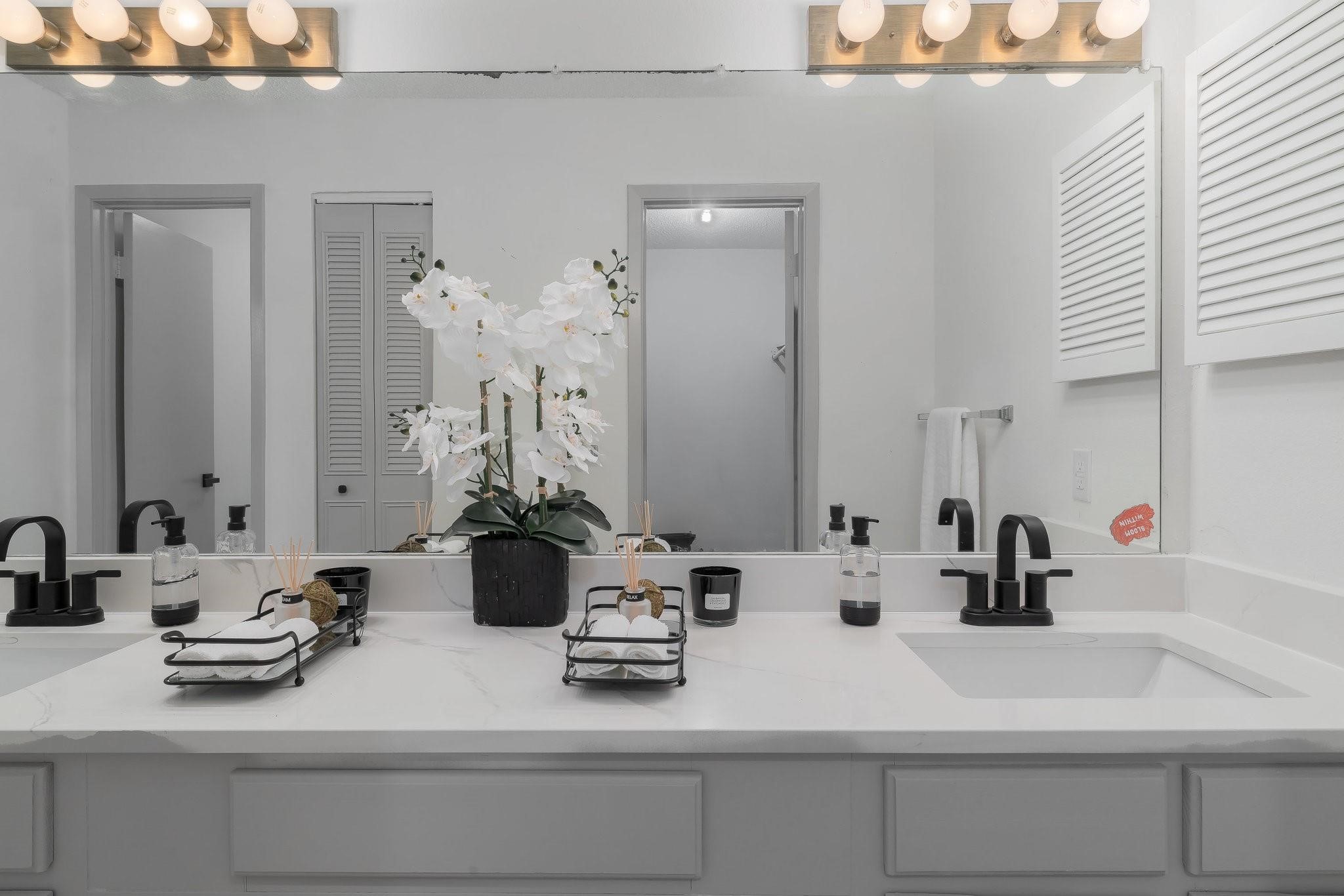 5981 Arapaho Road 305