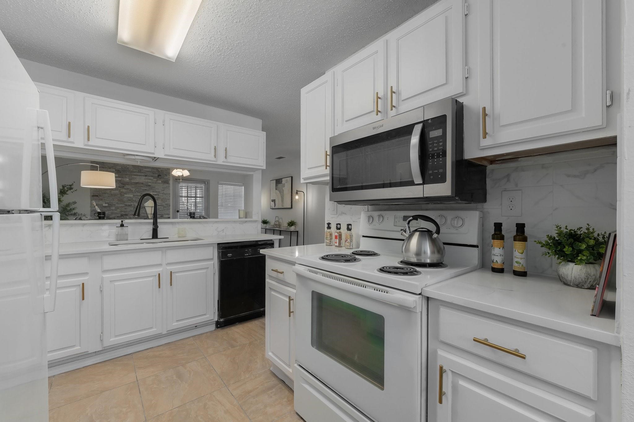 5981 Arapaho Road 305