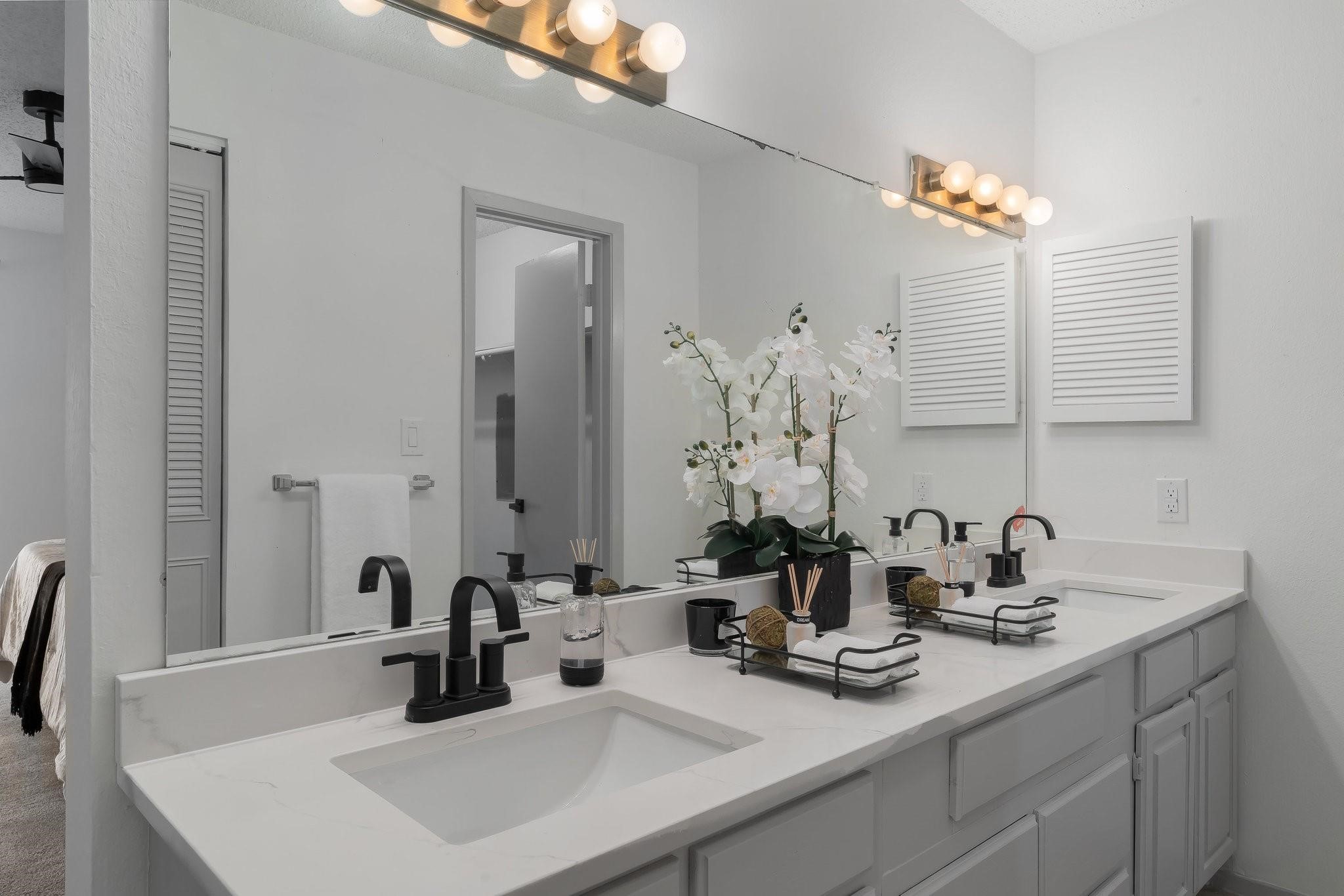 5981 Arapaho Road 305