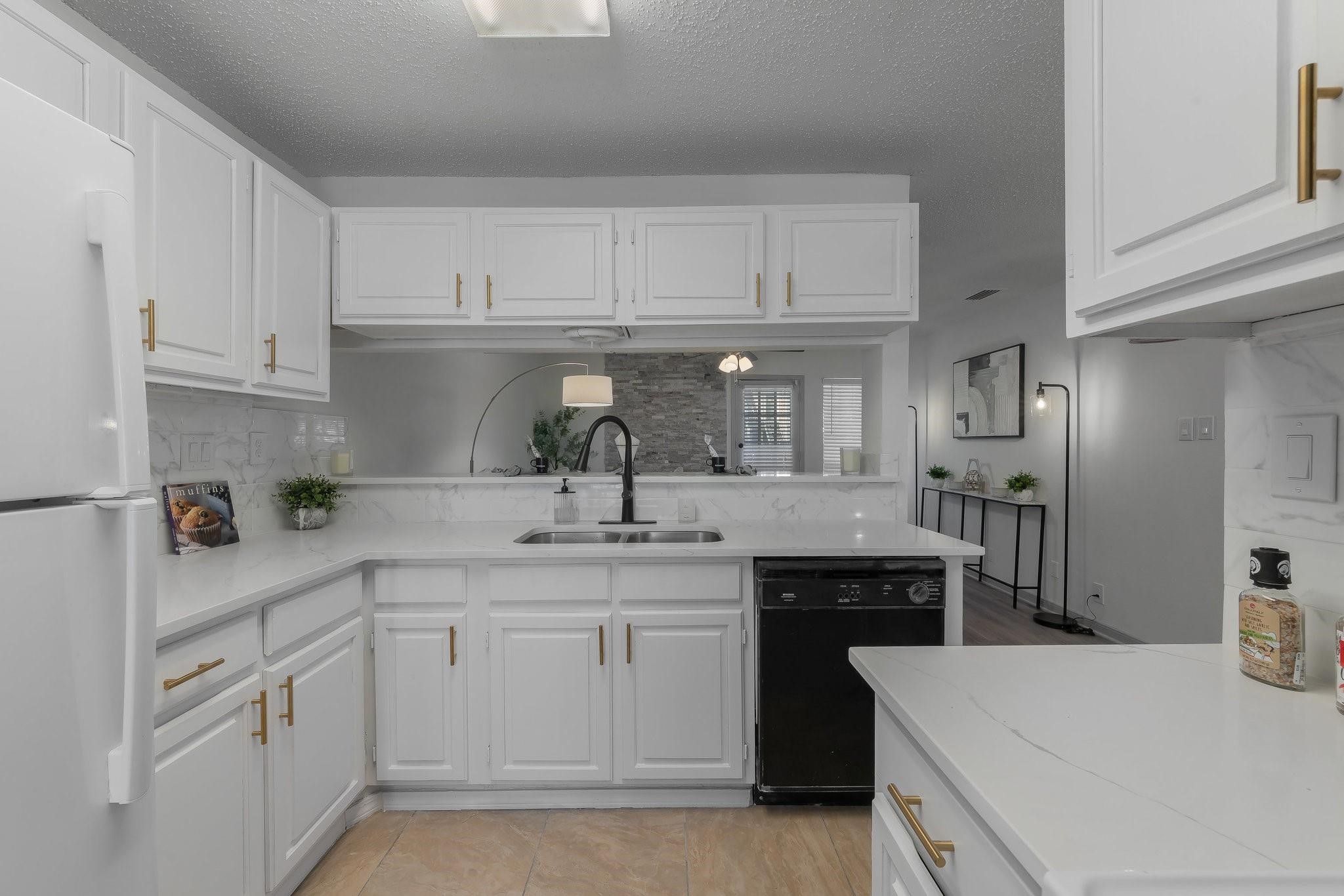 5981 Arapaho Road 305