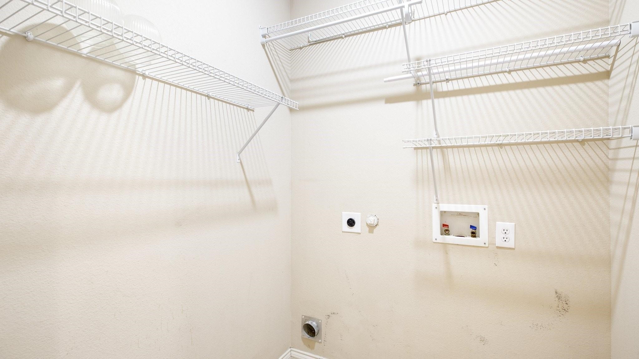 5209 Bear Valley Drive