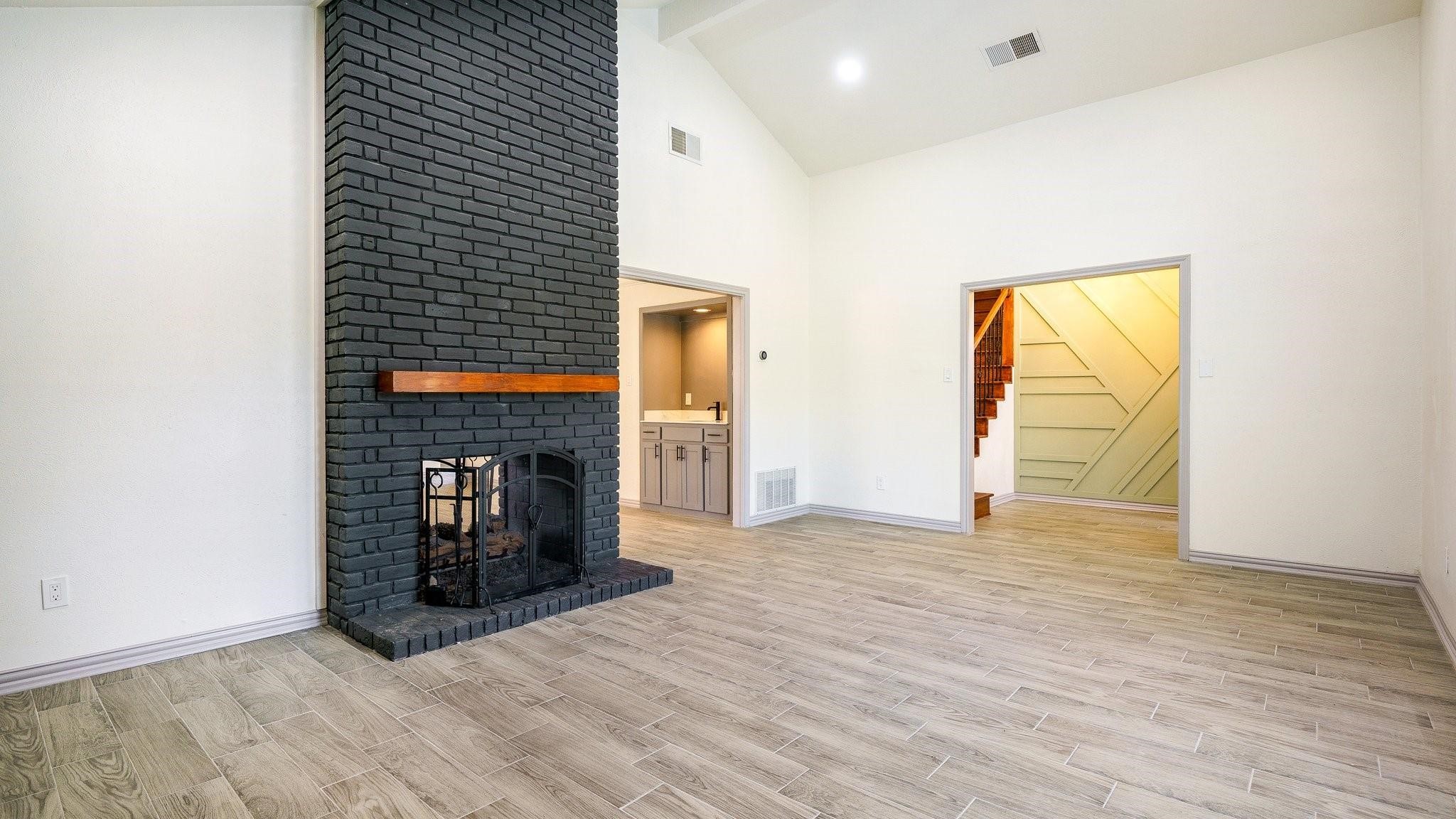 2616 Ellis Court