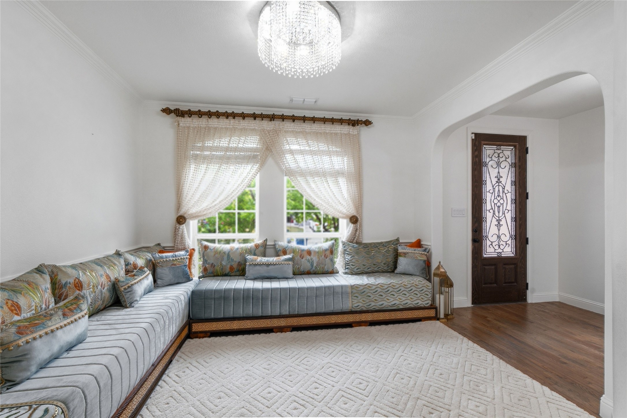 2461 Kingsgate Drive