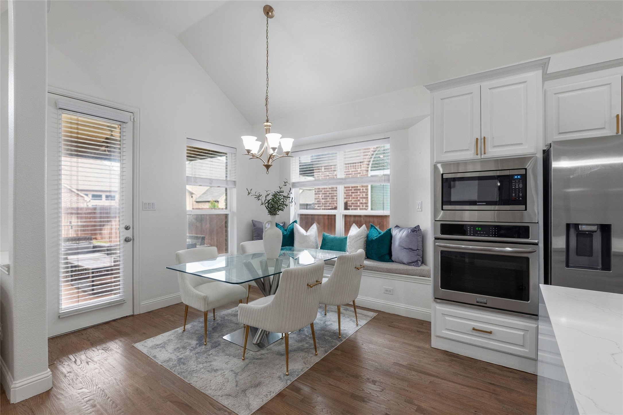 2461 Kingsgate Drive