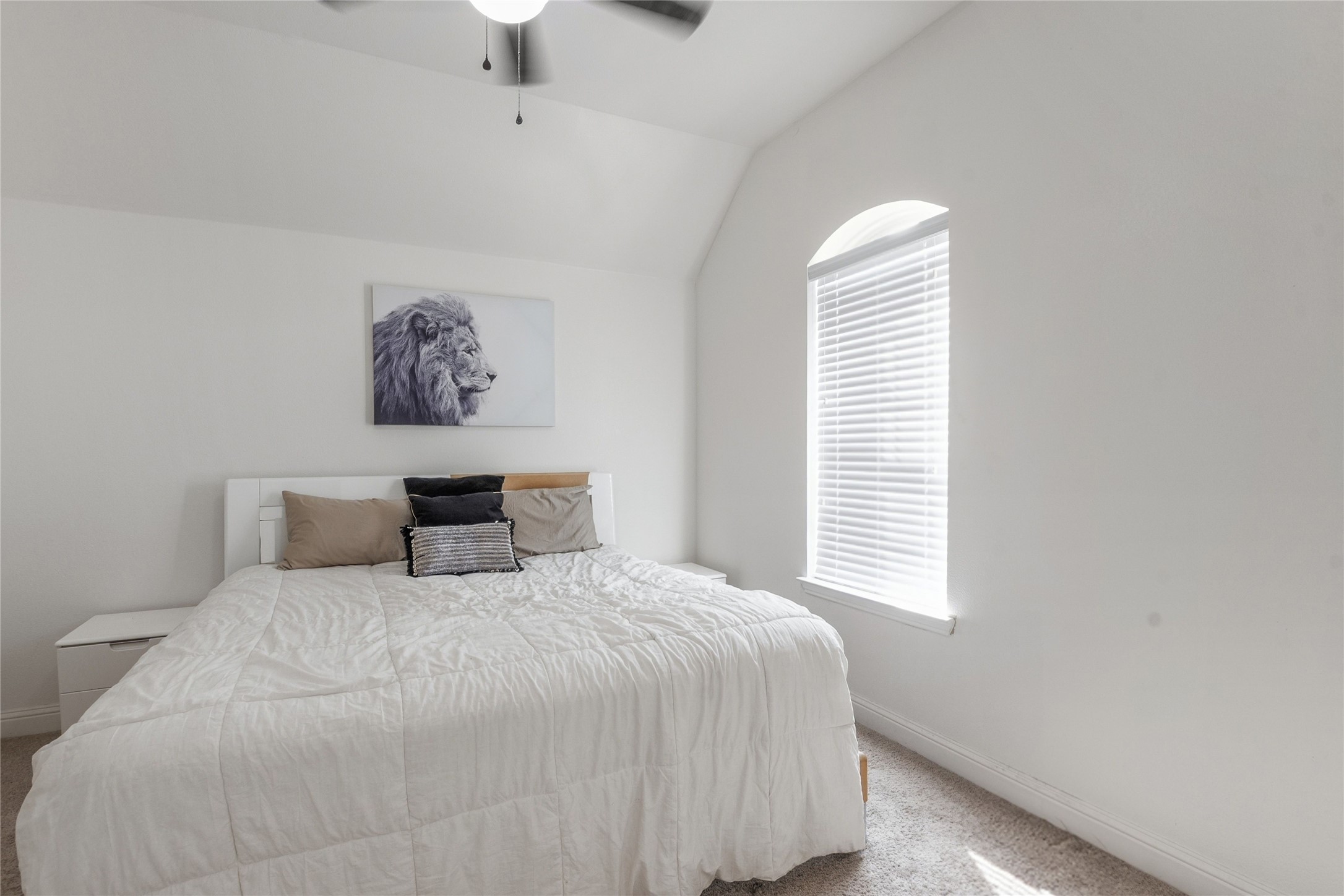 2461 Kingsgate Drive