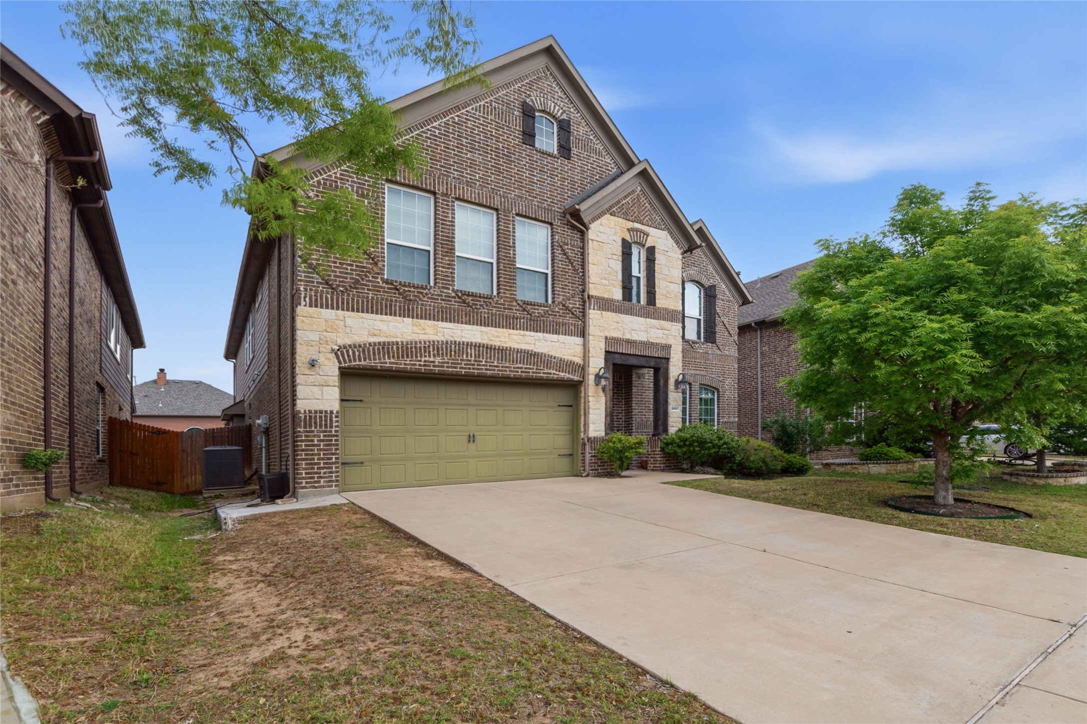 2461 Kingsgate Drive