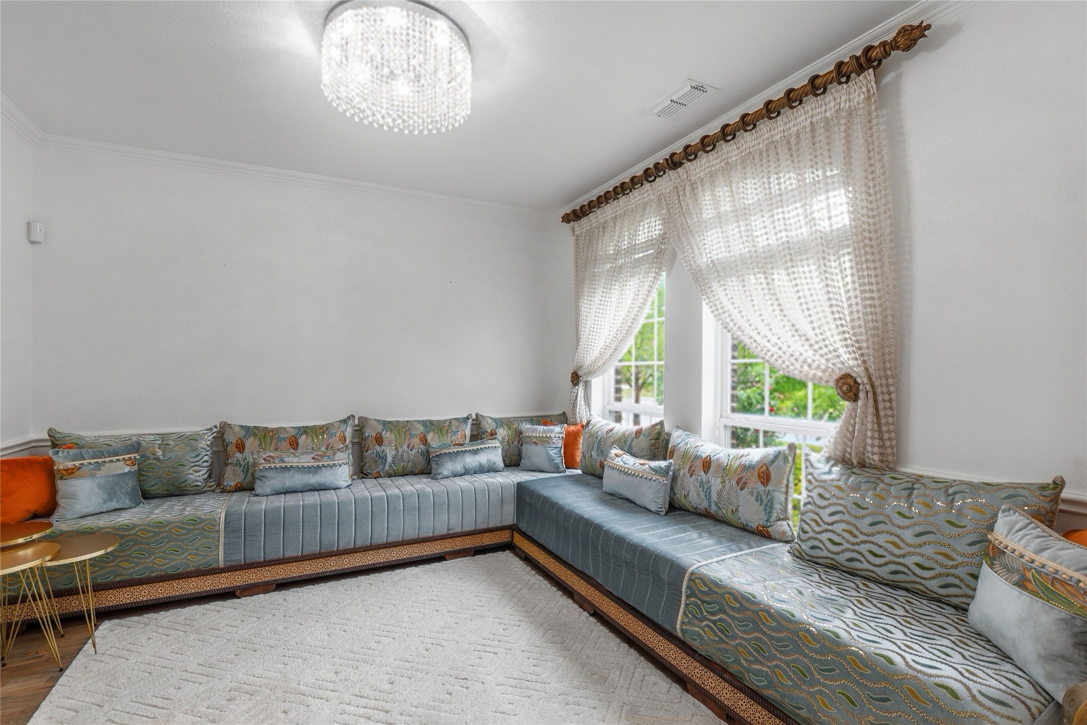 2461 Kingsgate Drive