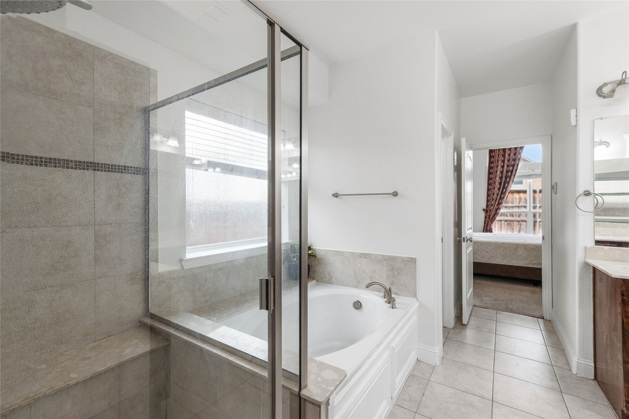 2461 Kingsgate Drive