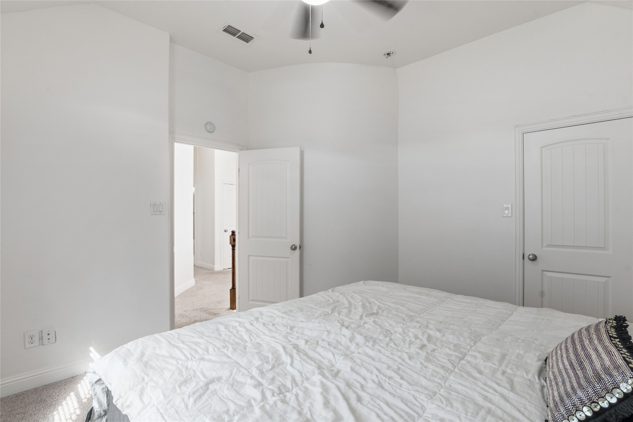 2461 Kingsgate Drive