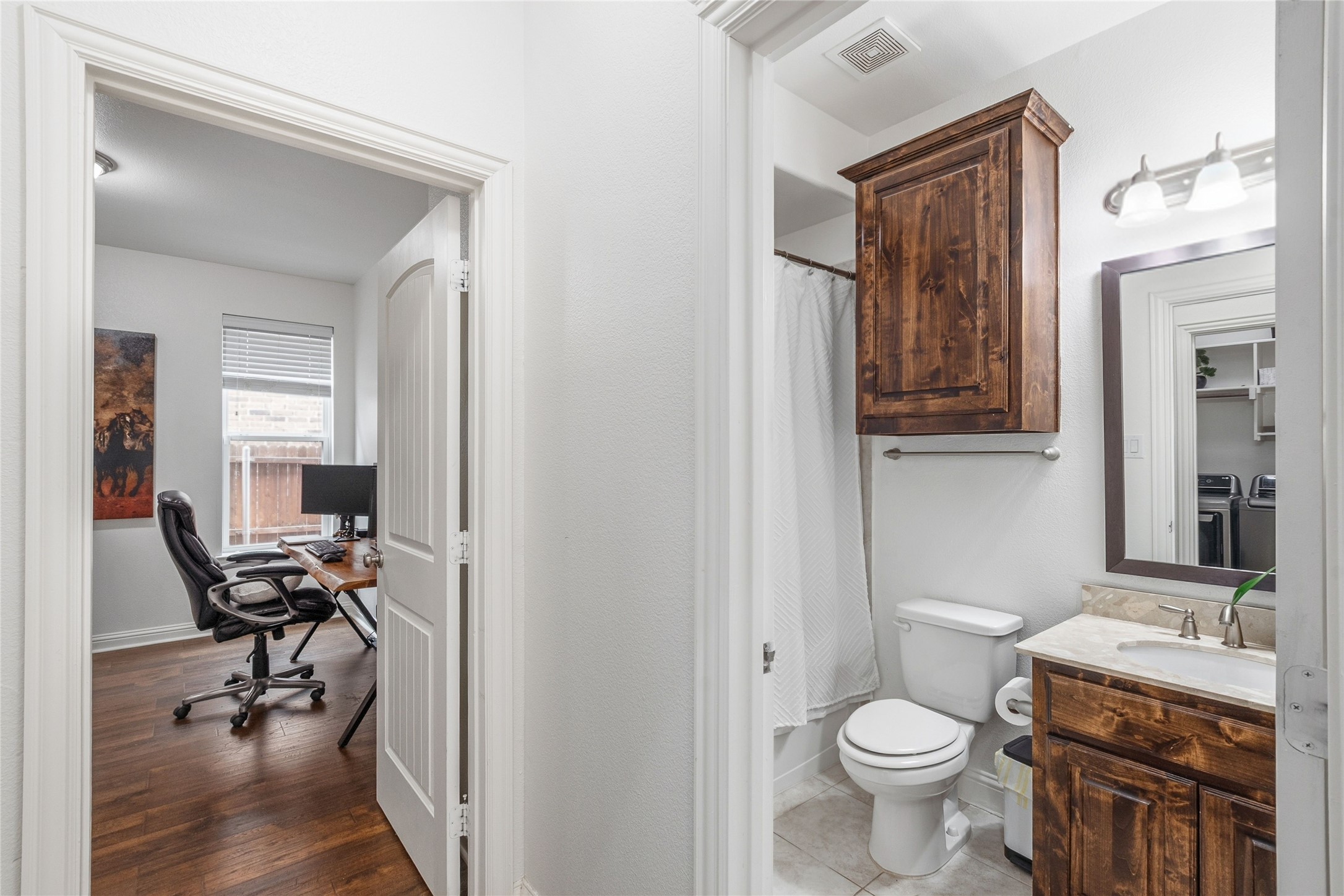 2461 Kingsgate Drive