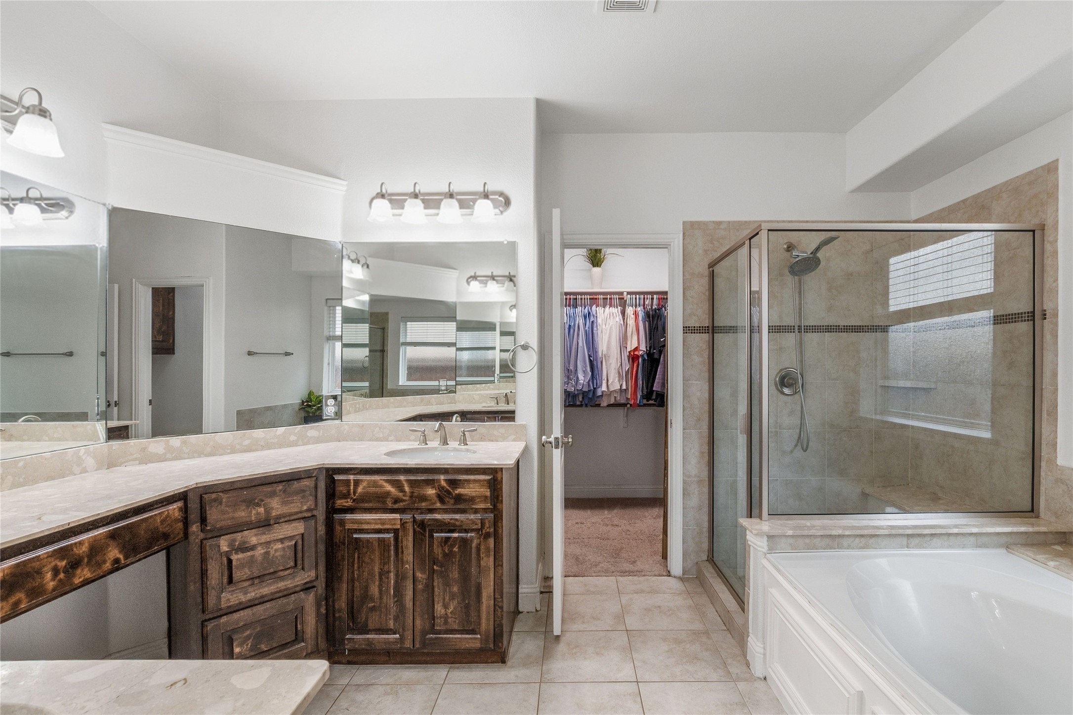 2461 Kingsgate Drive