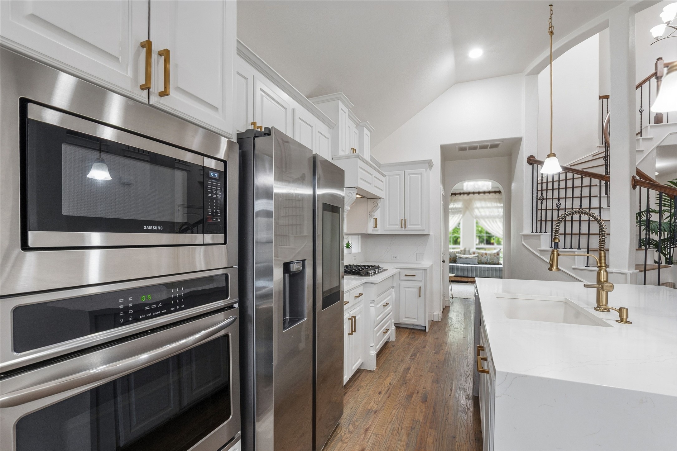 2461 Kingsgate Drive