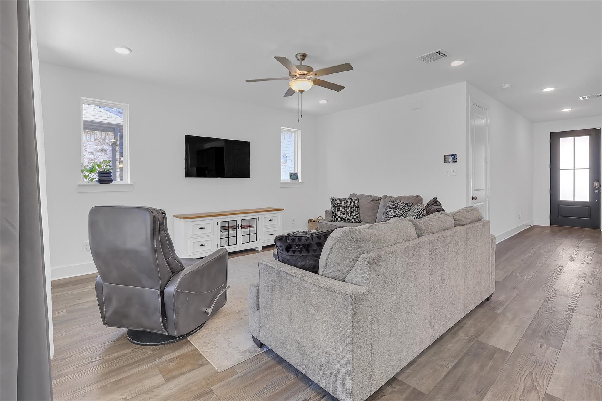 1220 Lady Mantle Way