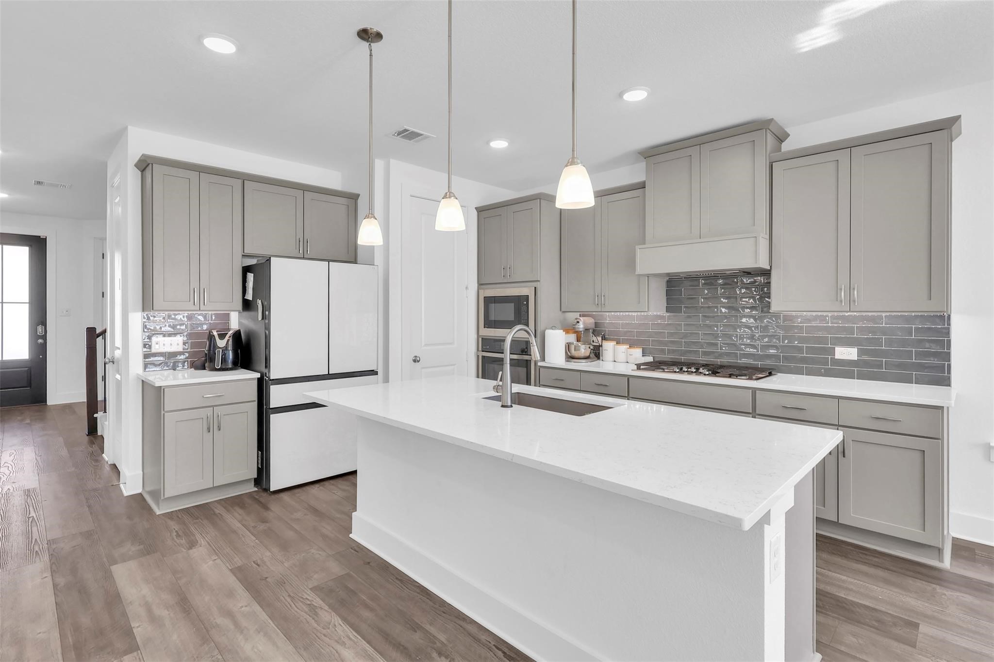 1220 Lady Mantle Way