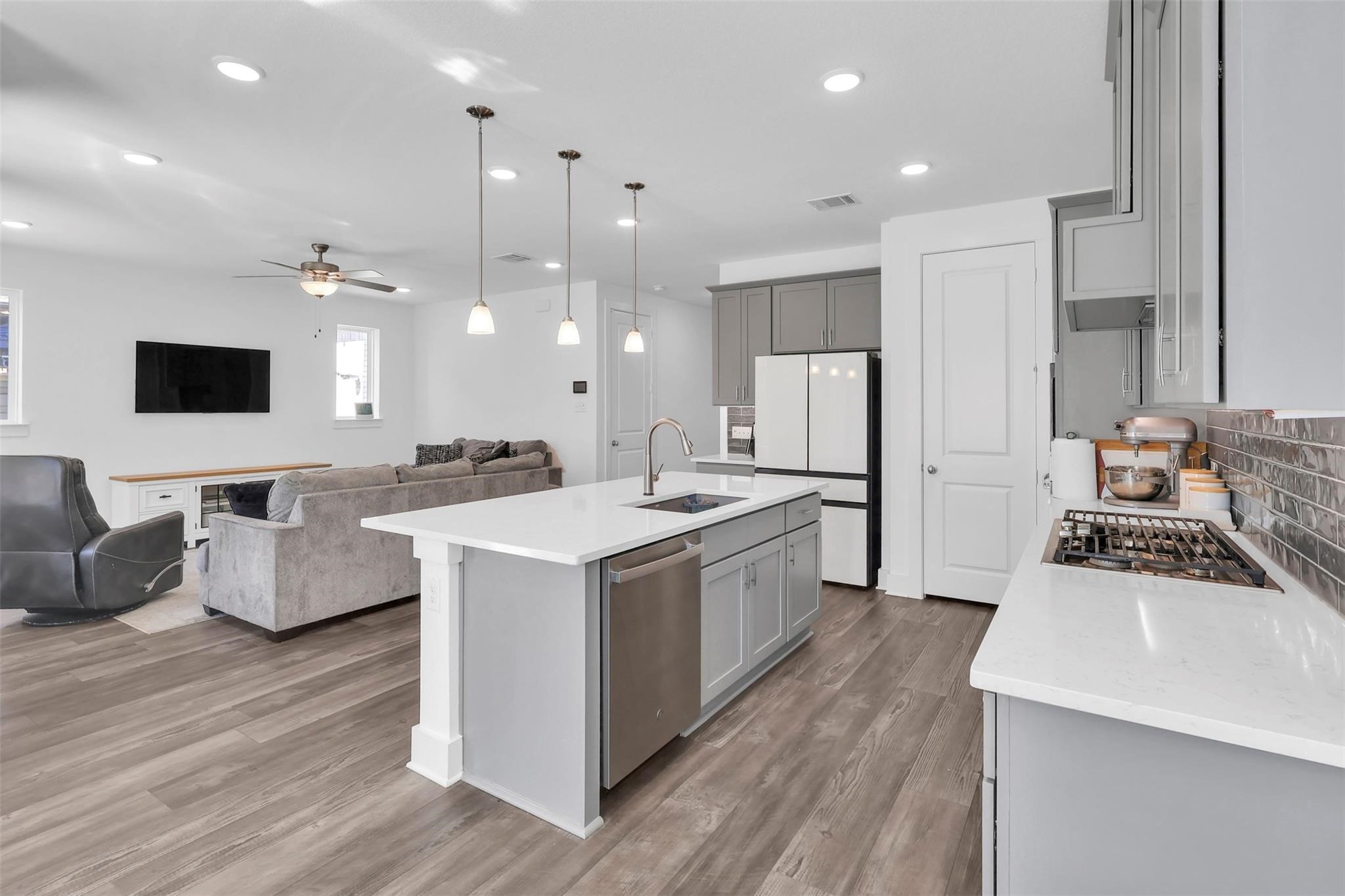 1220 Lady Mantle Way