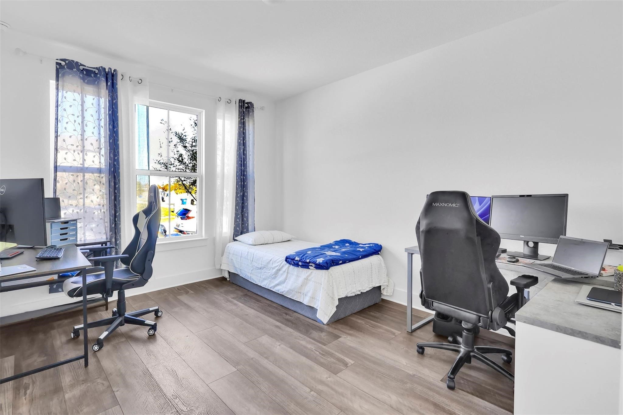 1220 Lady Mantle Way