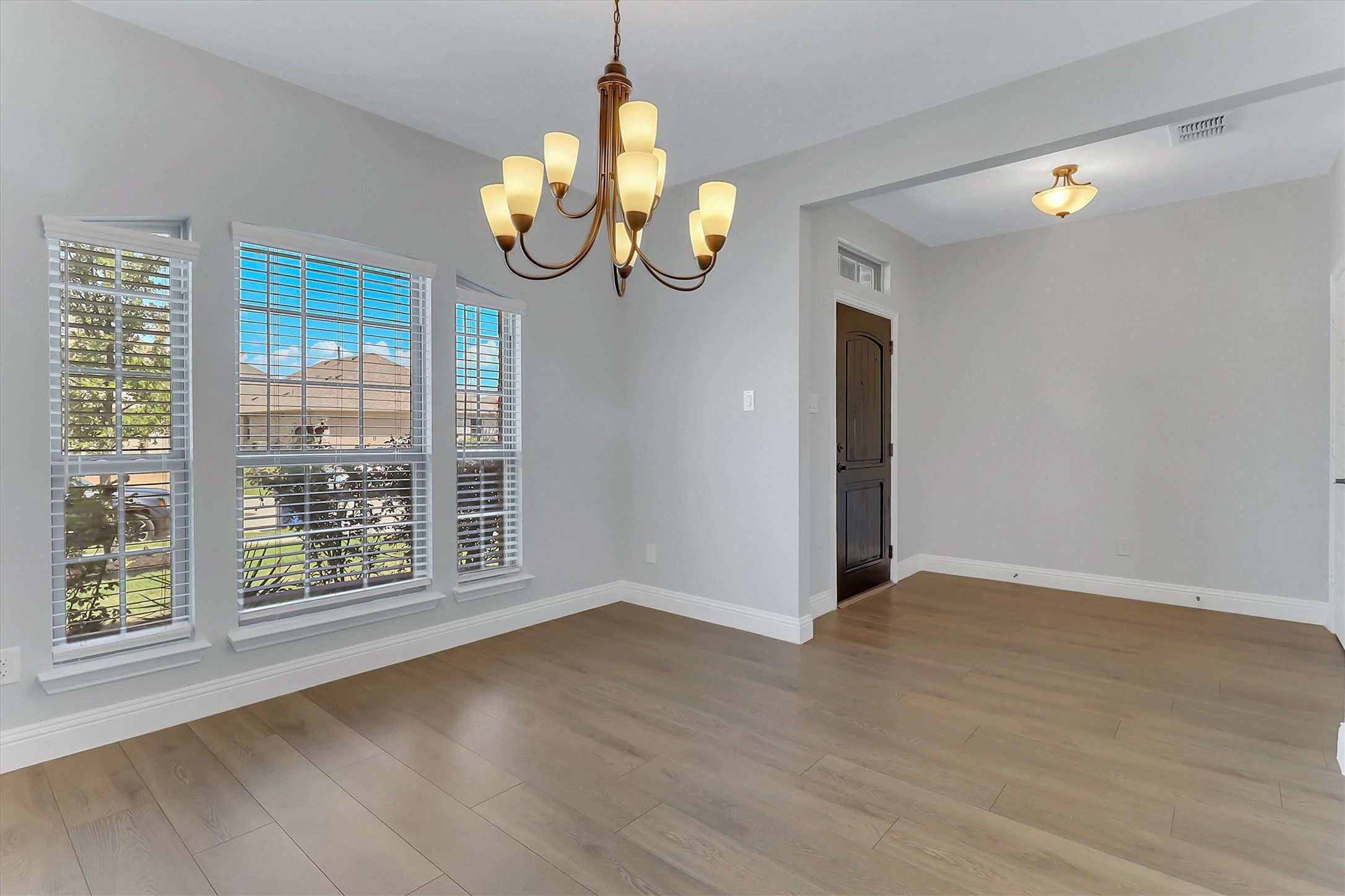 4025 Mockingbird Lane