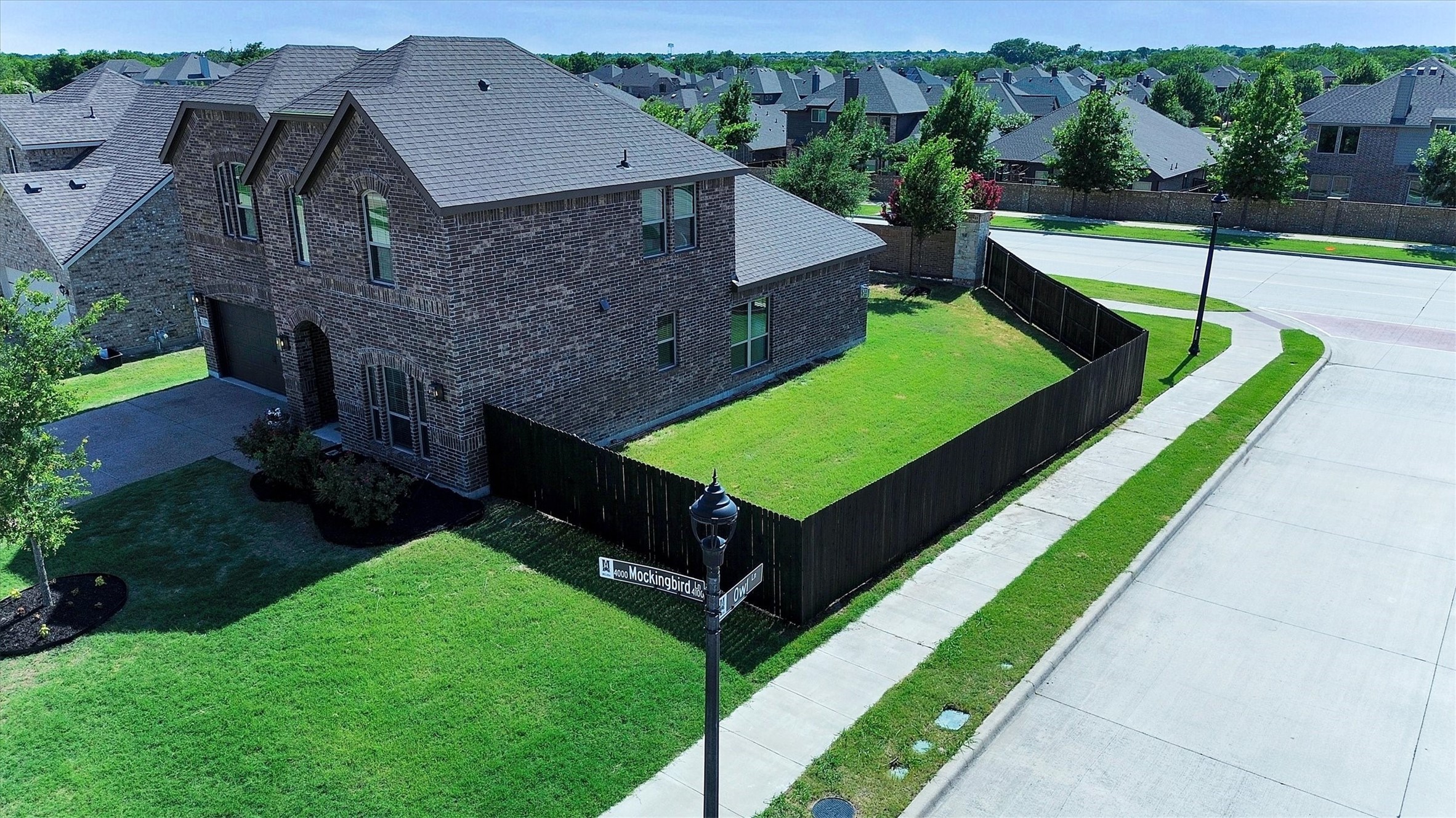 4025 Mockingbird Lane