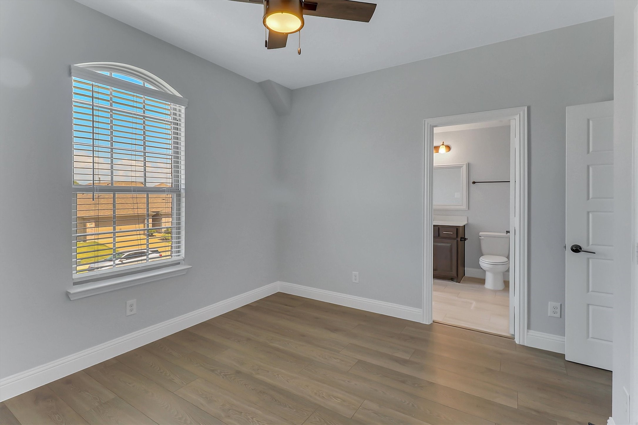 4025 Mockingbird Lane