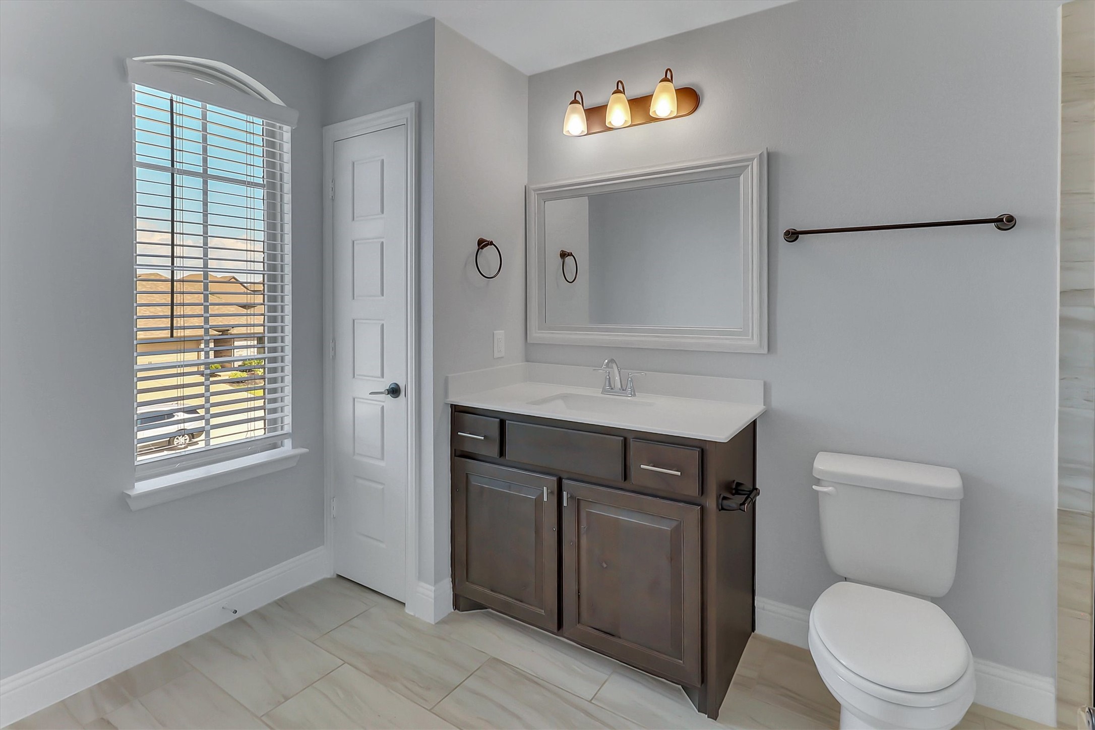 4025 Mockingbird Lane