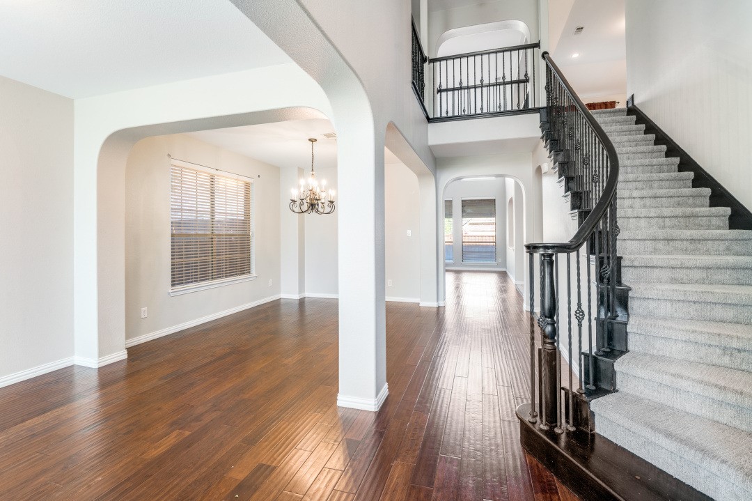 3250 Woodbine Trail