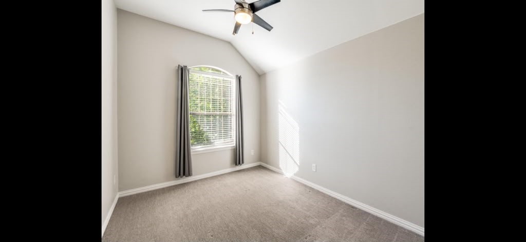 3250 Woodbine Trail
