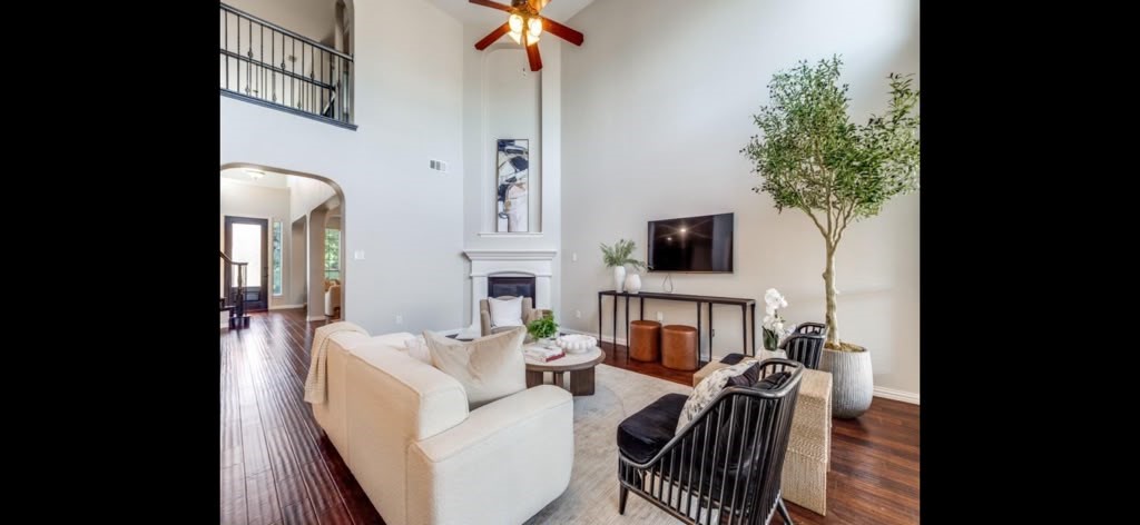 3250 Woodbine Trail